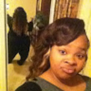 Meet your Posher, Simone